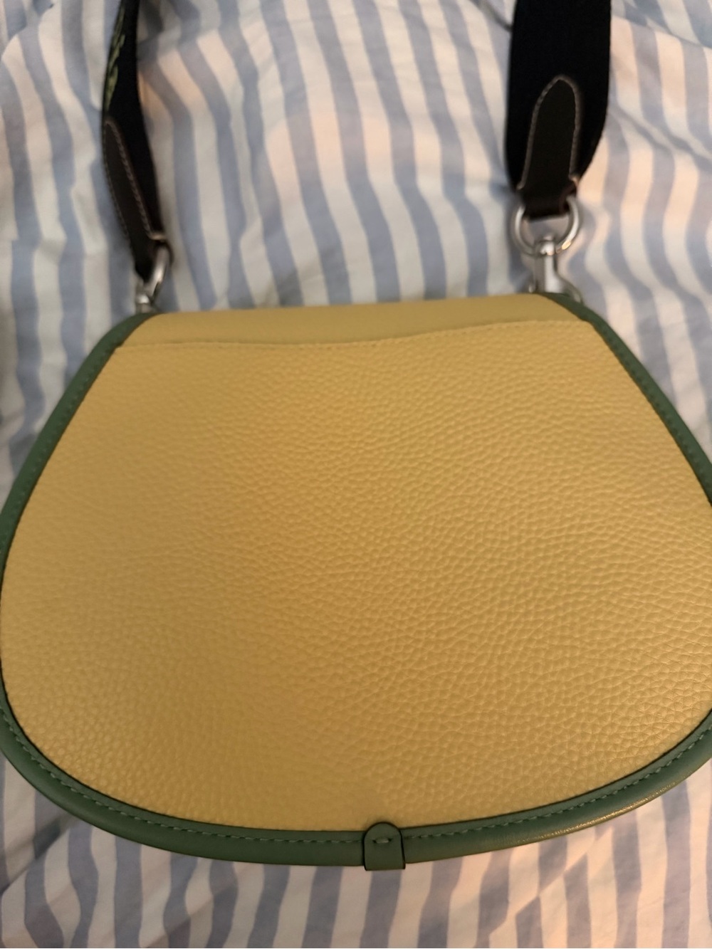Coachtopia and Green Leather Saddle Messenger with Logo Strap - Picture 3 of 5